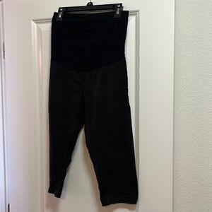 Motherhood Maternity Women’s black leggings size medium EUC